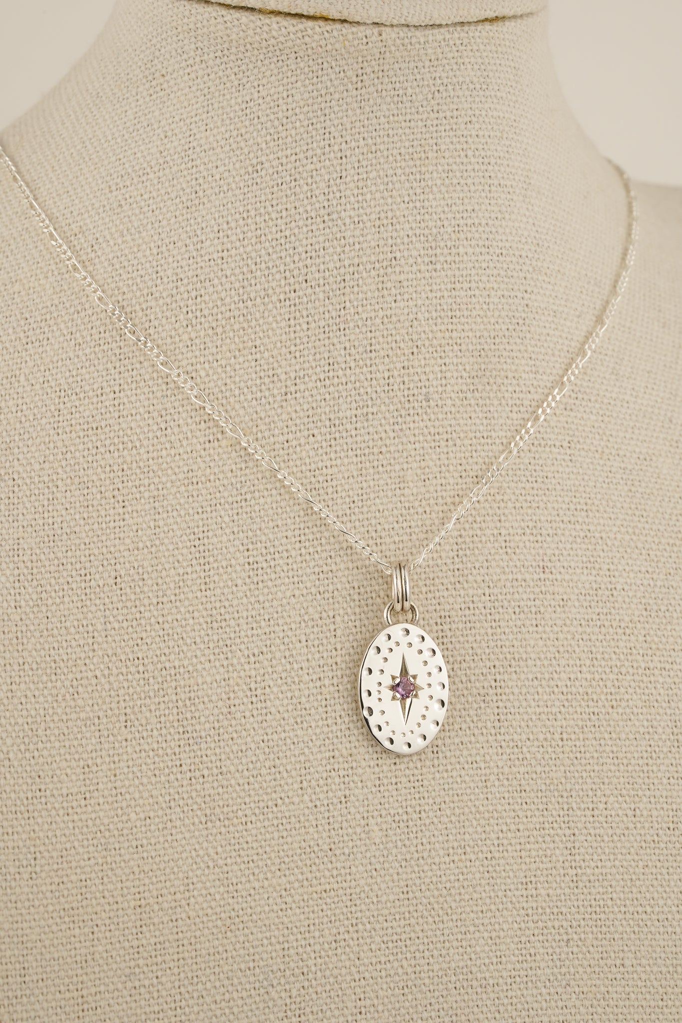 Classic oval pendant with pink sapphire