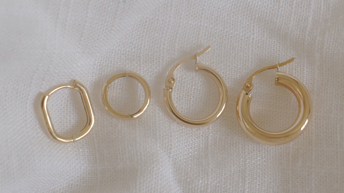 Solid gold huggies - round