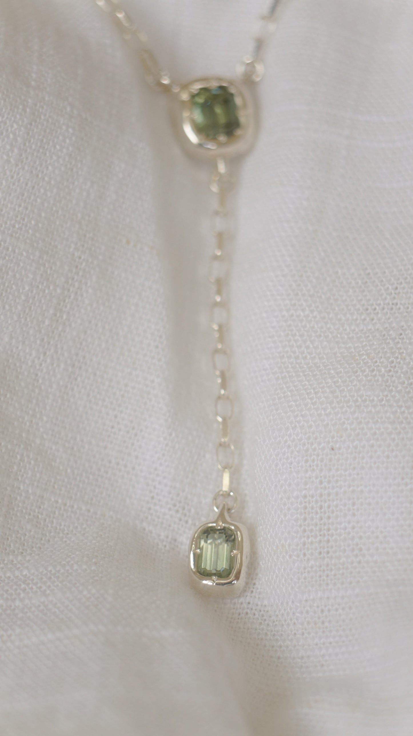 Green tourmaline lariat necklace - silver