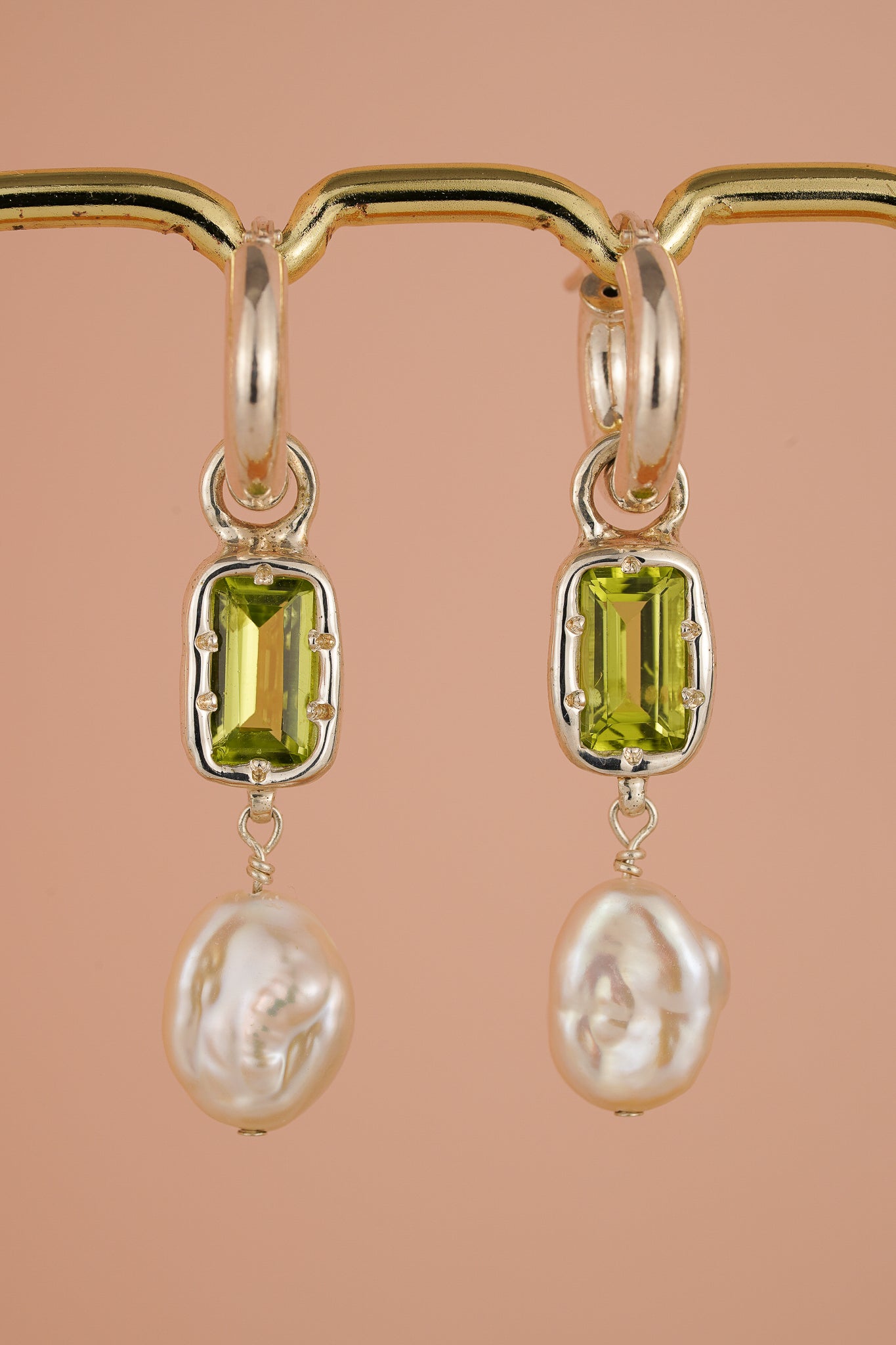 Peridot & pearl dangle earrings