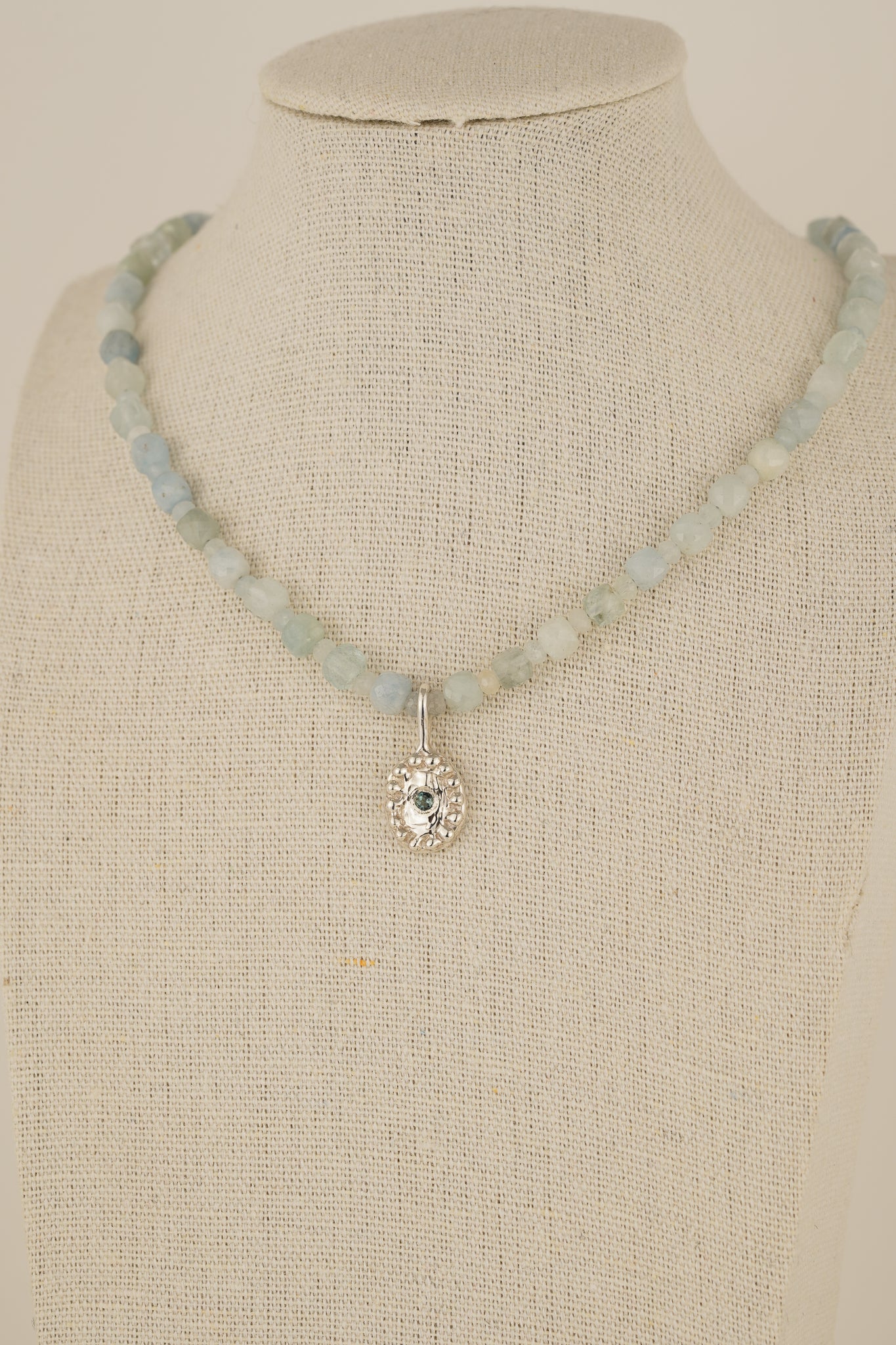 Aquamarine beaded necklace with pendant - silver