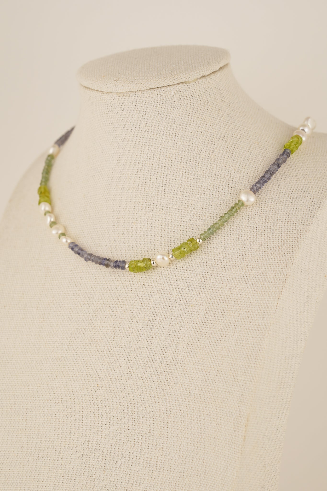Peridot, iolite, apatite & pearl beaded necklace