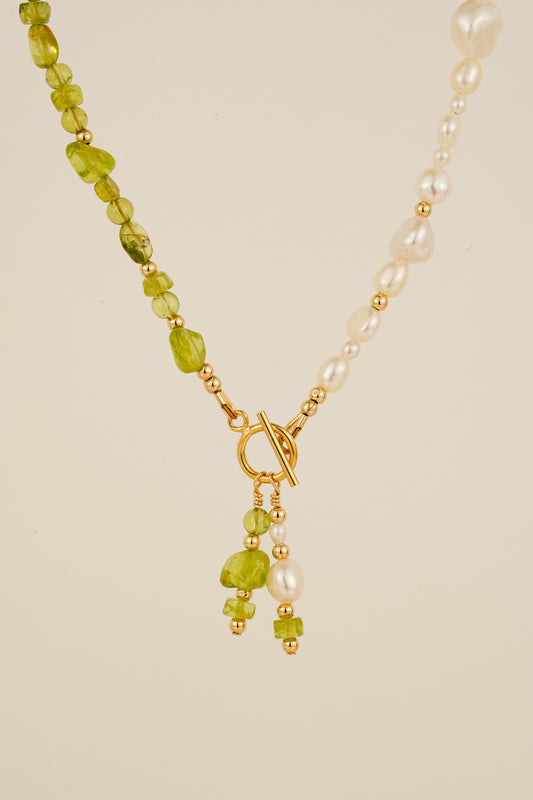 Peridot & pearl toggle necklace - gold