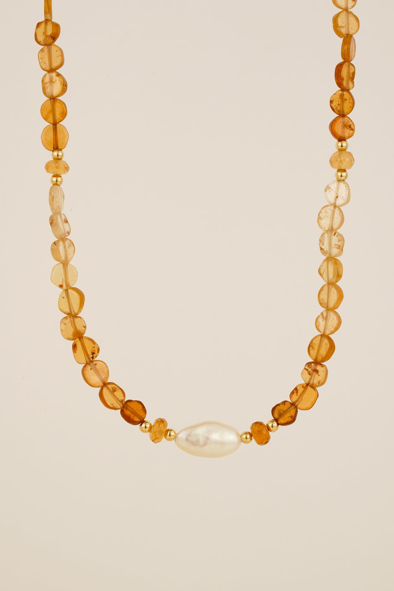 Garnet coin necklace with pearl centrepiece - gold