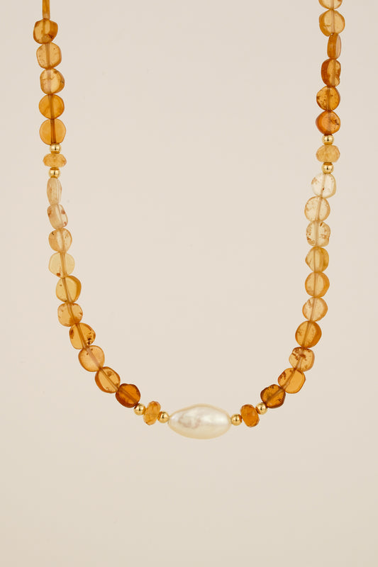 Garnet coin necklace with pearl centrepiece - gold