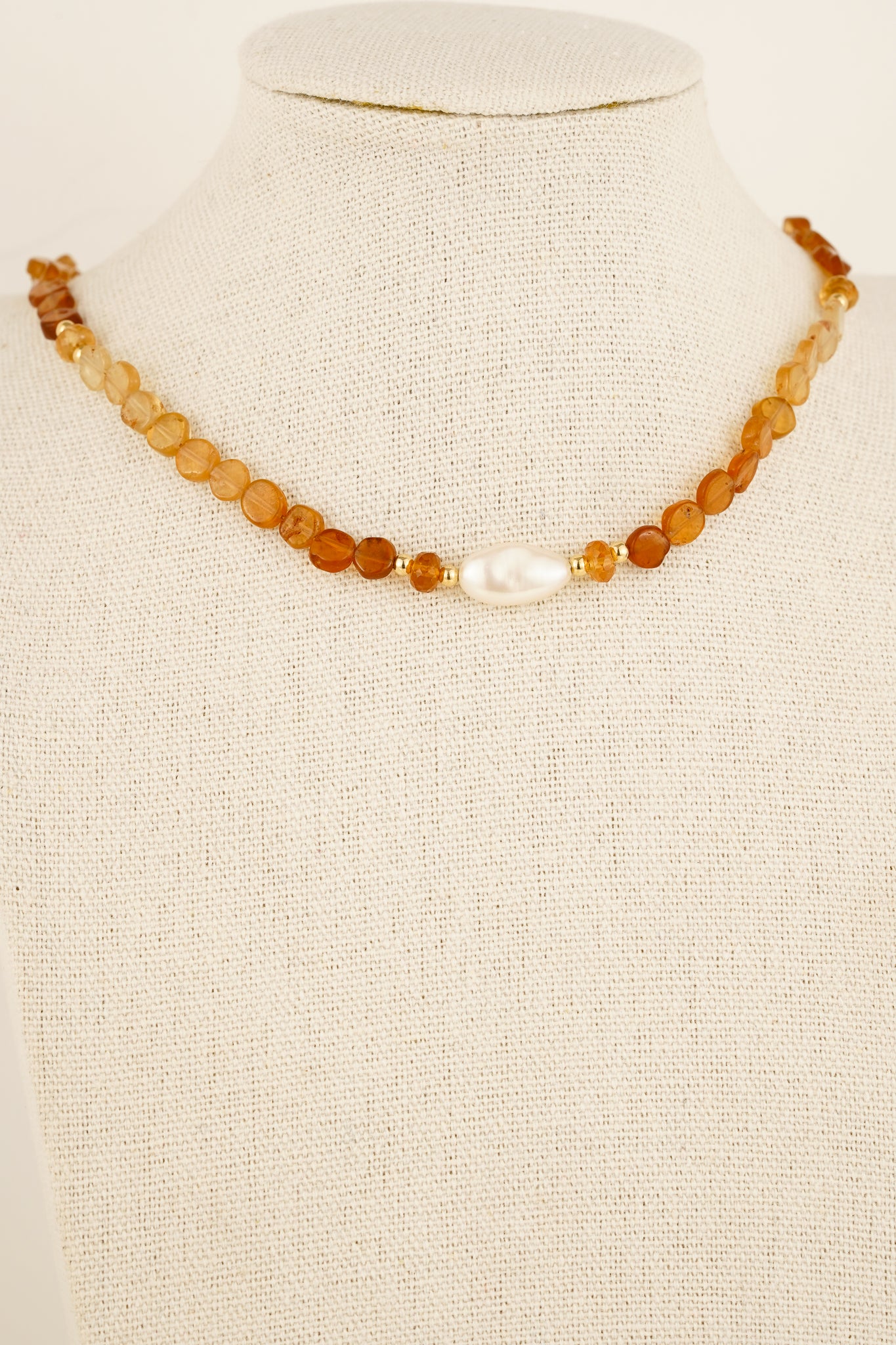 Garnet coin necklace with pearl centrepiece - gold