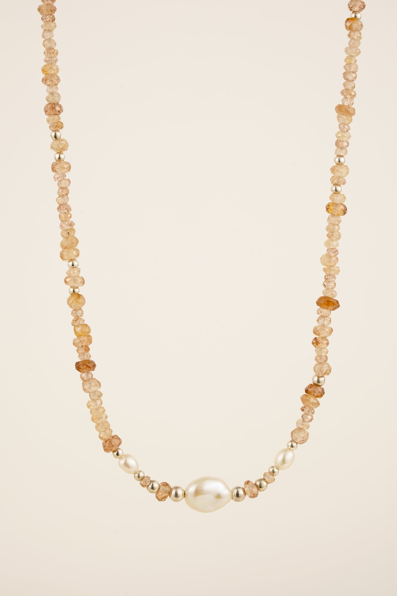 Champagne zircon beaded necklace with pearl centrepiece - silver