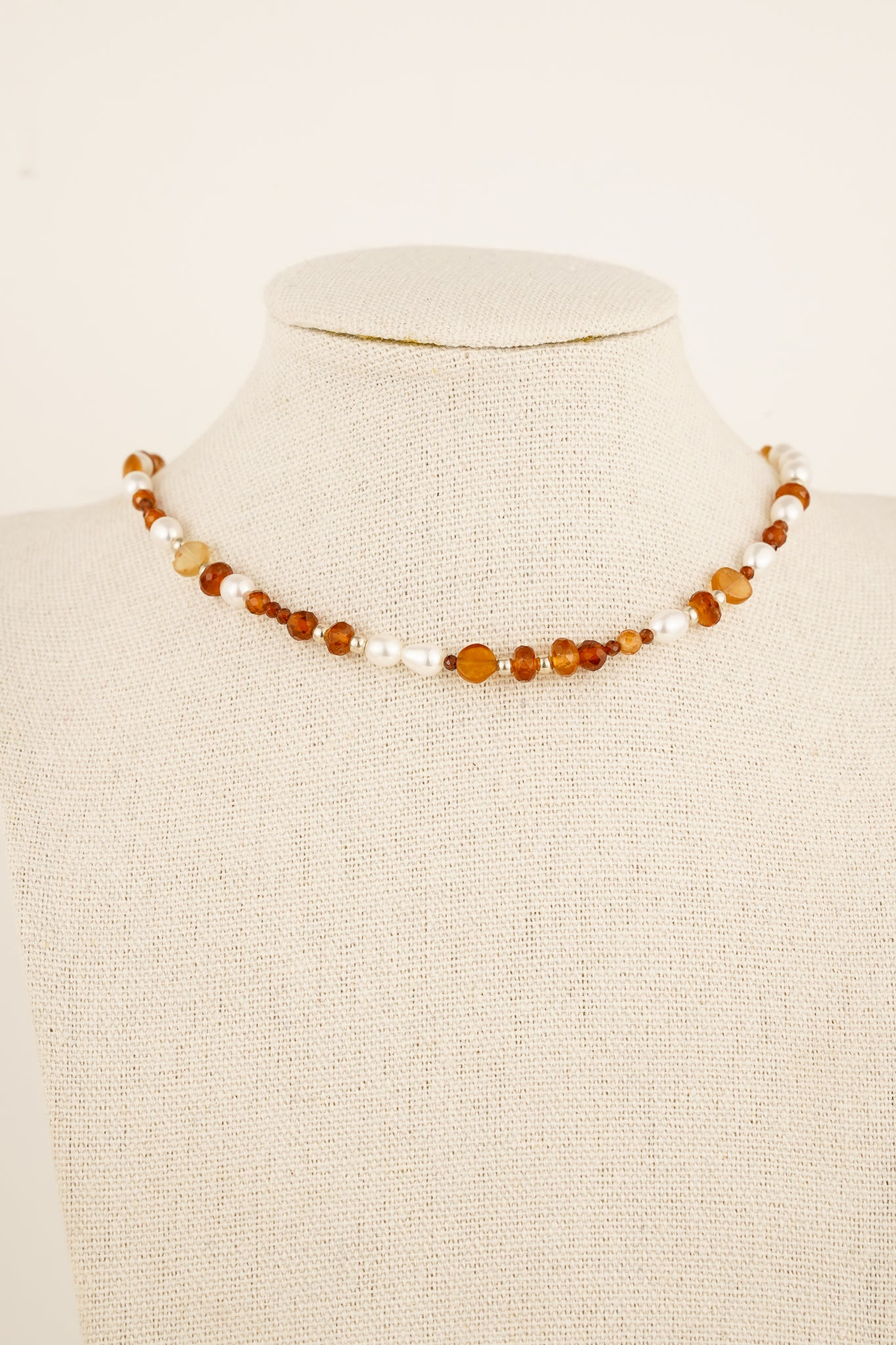 Mixed garnet & pearl beaded necklace - silver