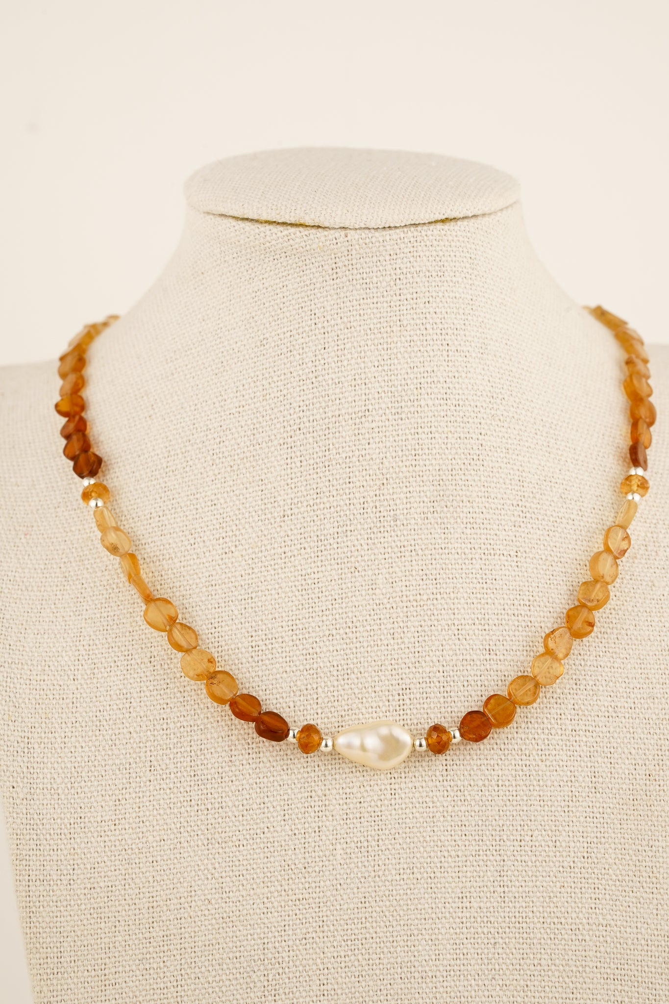 Garnet coin necklace with pearl centrepiece - silver