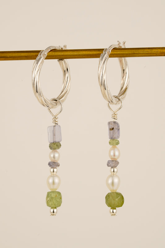Iolite, apatite & pearl twist hoop earrings - silver
