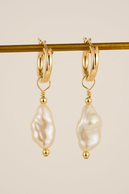 Baroque pearl hoop earrings - gold-filled