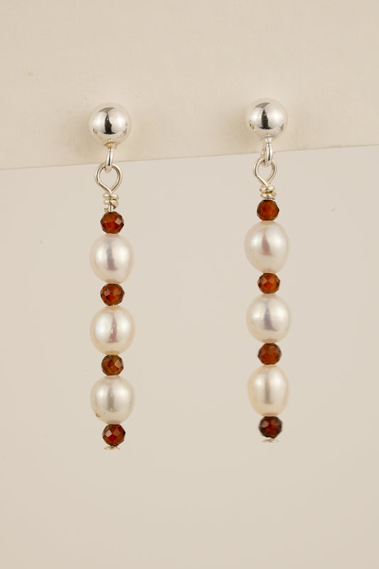 Pearl & red garnet studs - silver