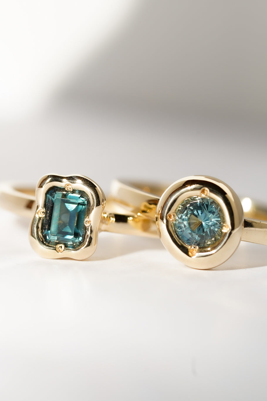 Solid gold blue sapphire solitare
