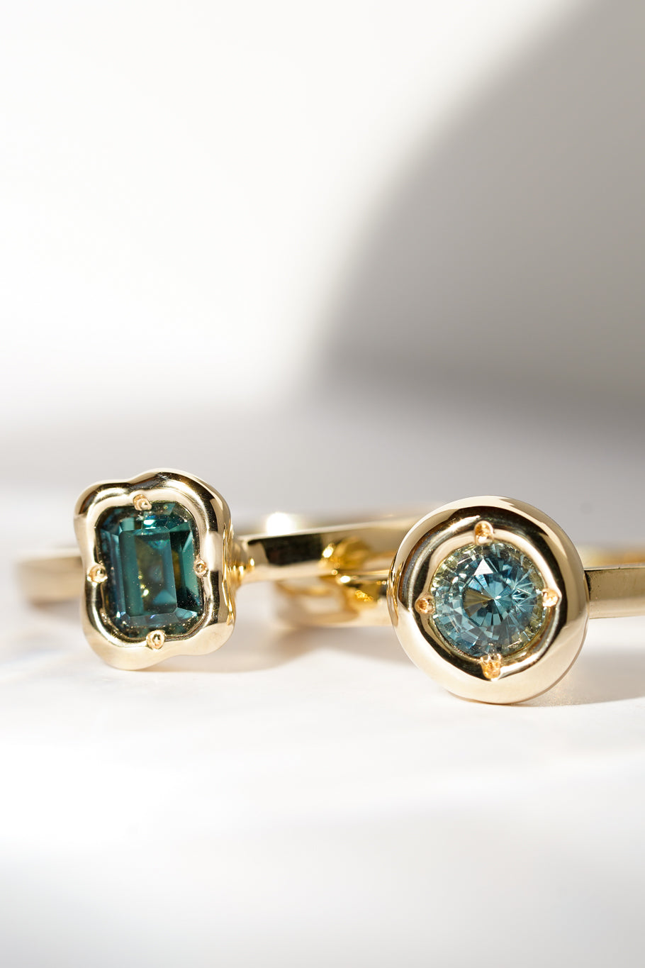 Solid gold blue sapphire solitare