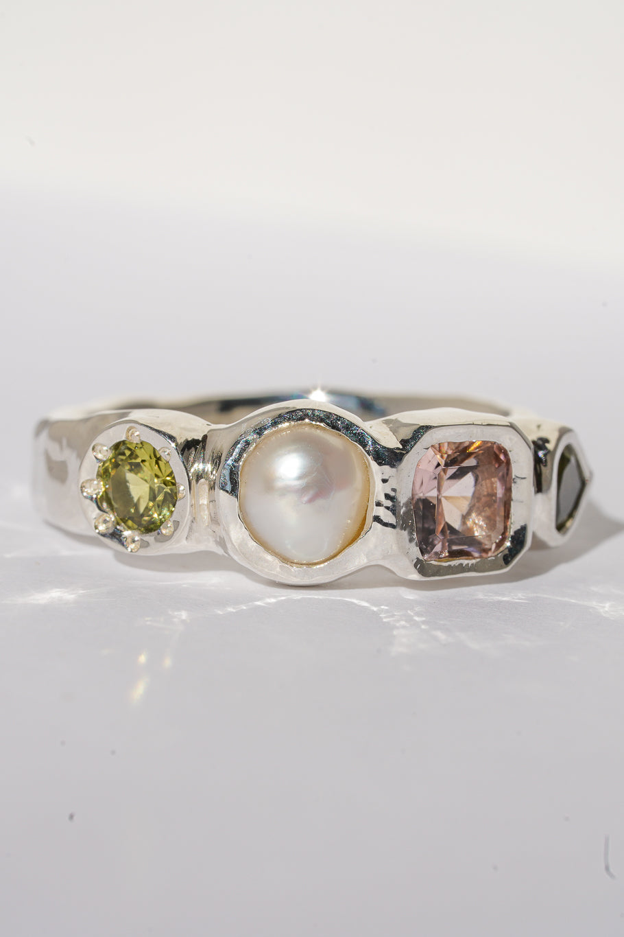 Tourmaline & pearl ring band