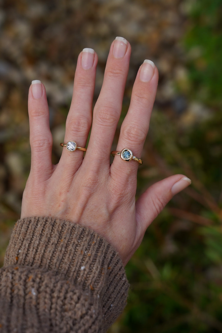 Solid gold blue sapphire solitare