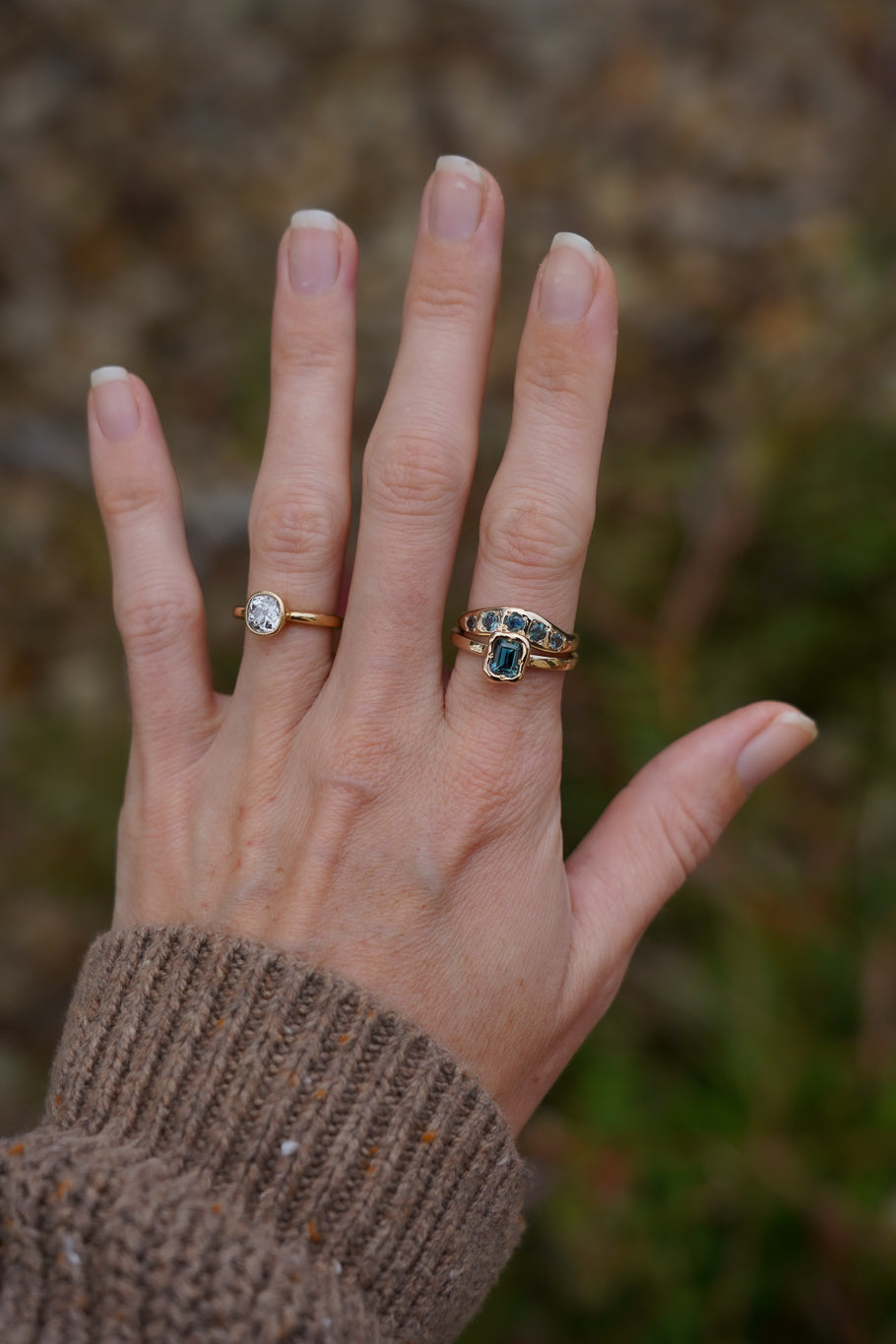 Solid gold teal sapphire stacking band