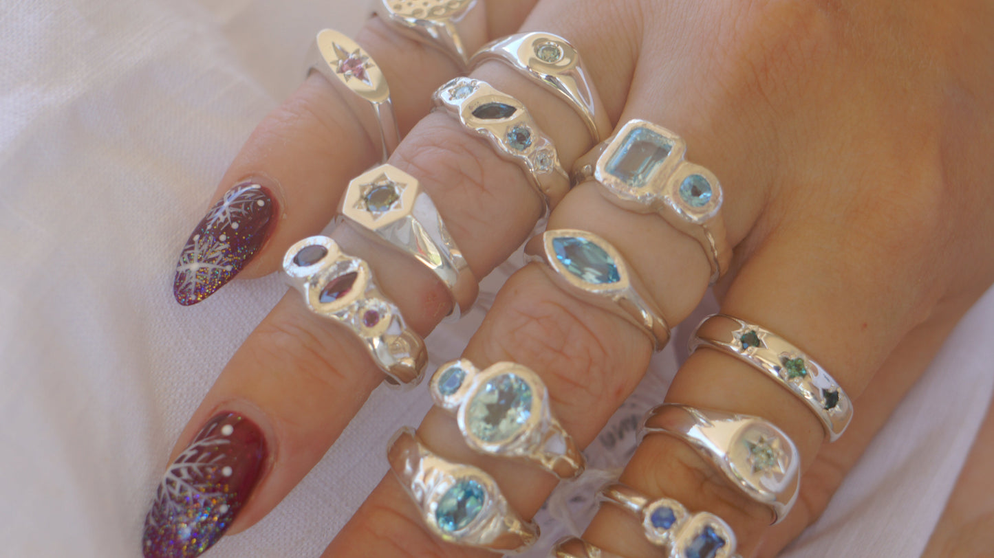 Rhodolite garnet three stone band - silver