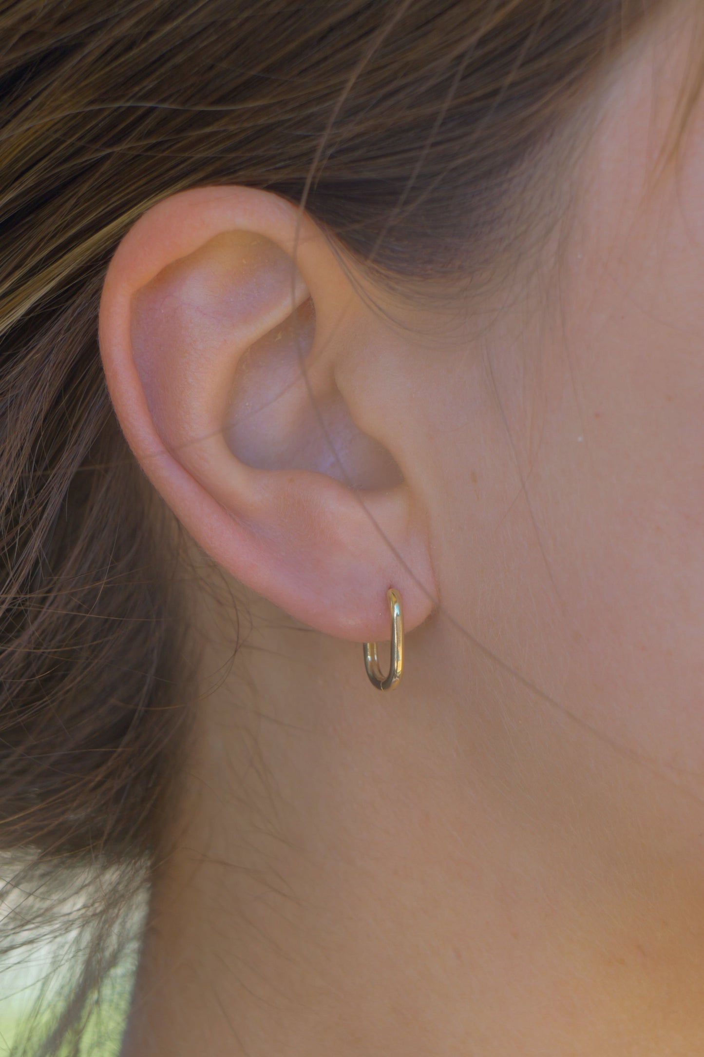 Solid gold huggies - square