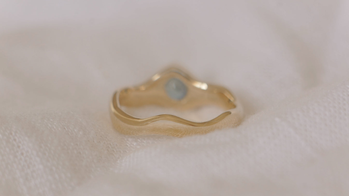 Solid gold & Australian parti sapphire ring