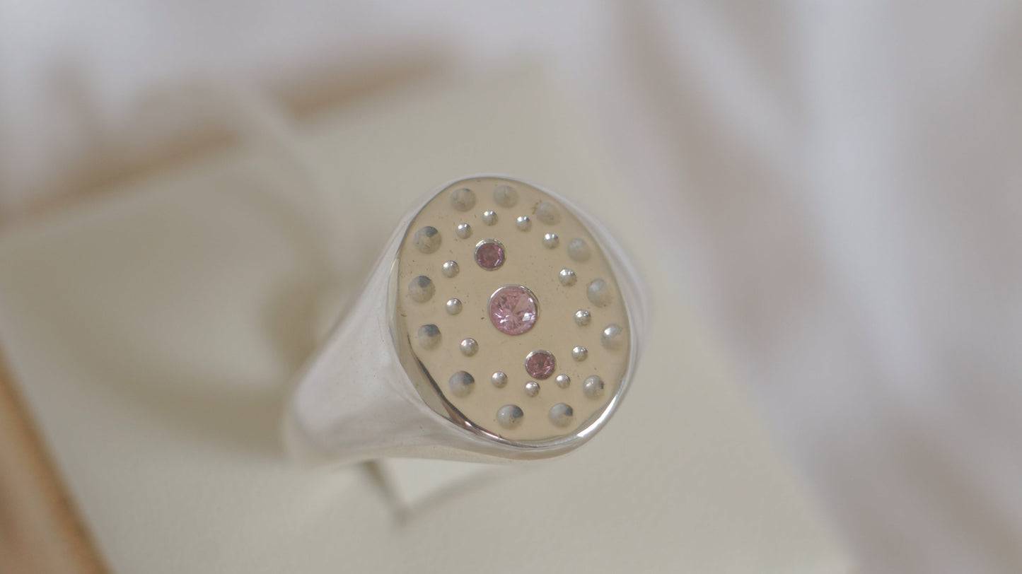 Chunky oval signet with pink sapphire and spinel - Silver