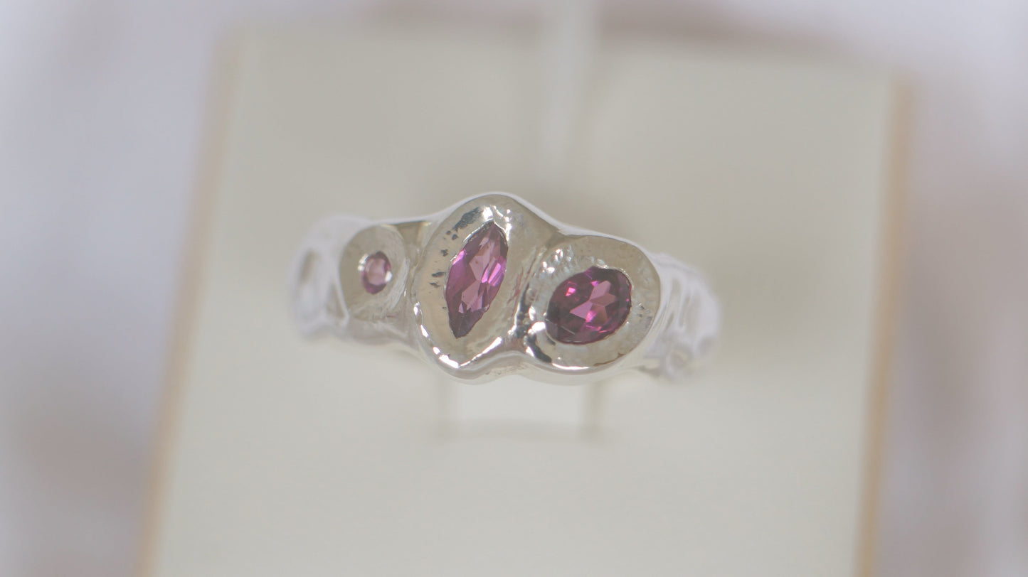 Rhodolite garnet three stone band - silver