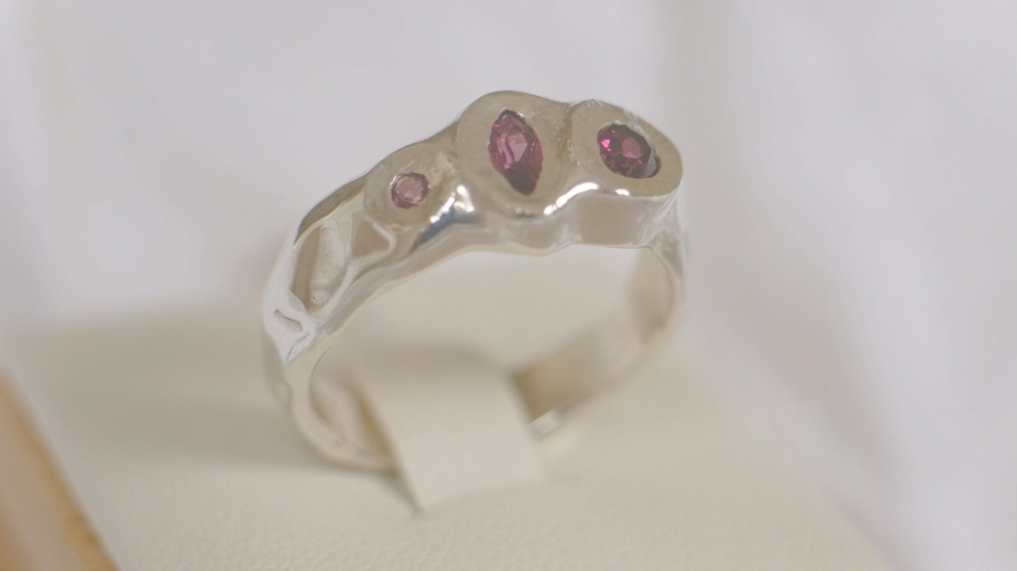 Rhodolite garnet three stone band - silver